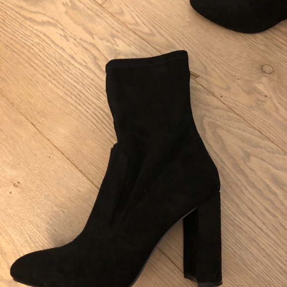 Black Ankle Booties size 8, Excellent condition - Picture 3 of 6